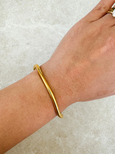 Darian - Waterproof Thick Curved Cuff Bangle with Bubbled Ends