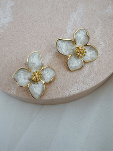 Bora - Luxury Flower Earrings