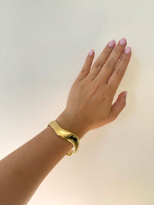 Lina - Waterproof Thick Wavy Cuff Bangle