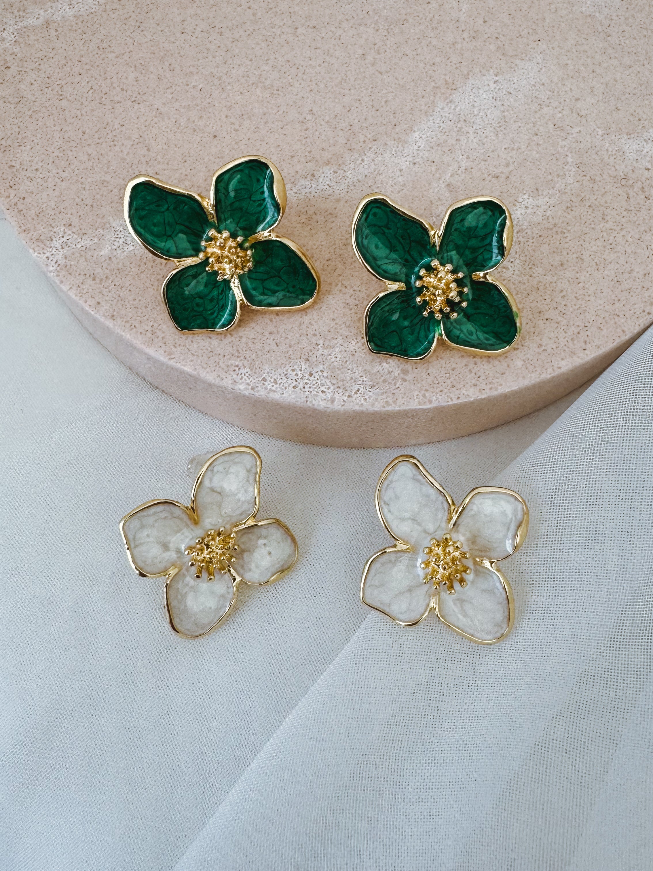 Bora - Luxury Flower Earrings