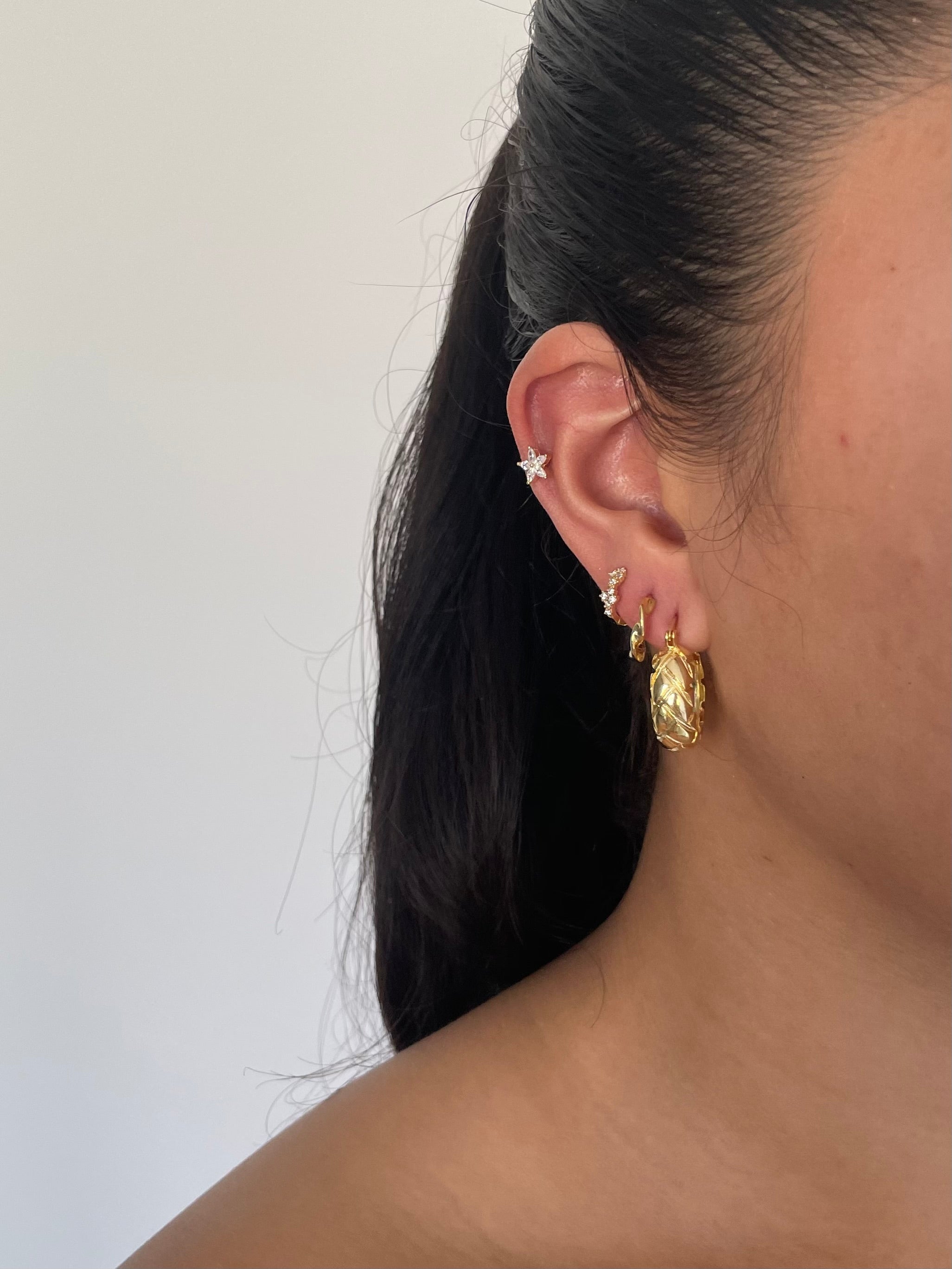 Arna - Arrowed Statement Hoops