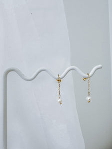 Milovat (Mini) - Waterproof Pearl and Chain Earrings