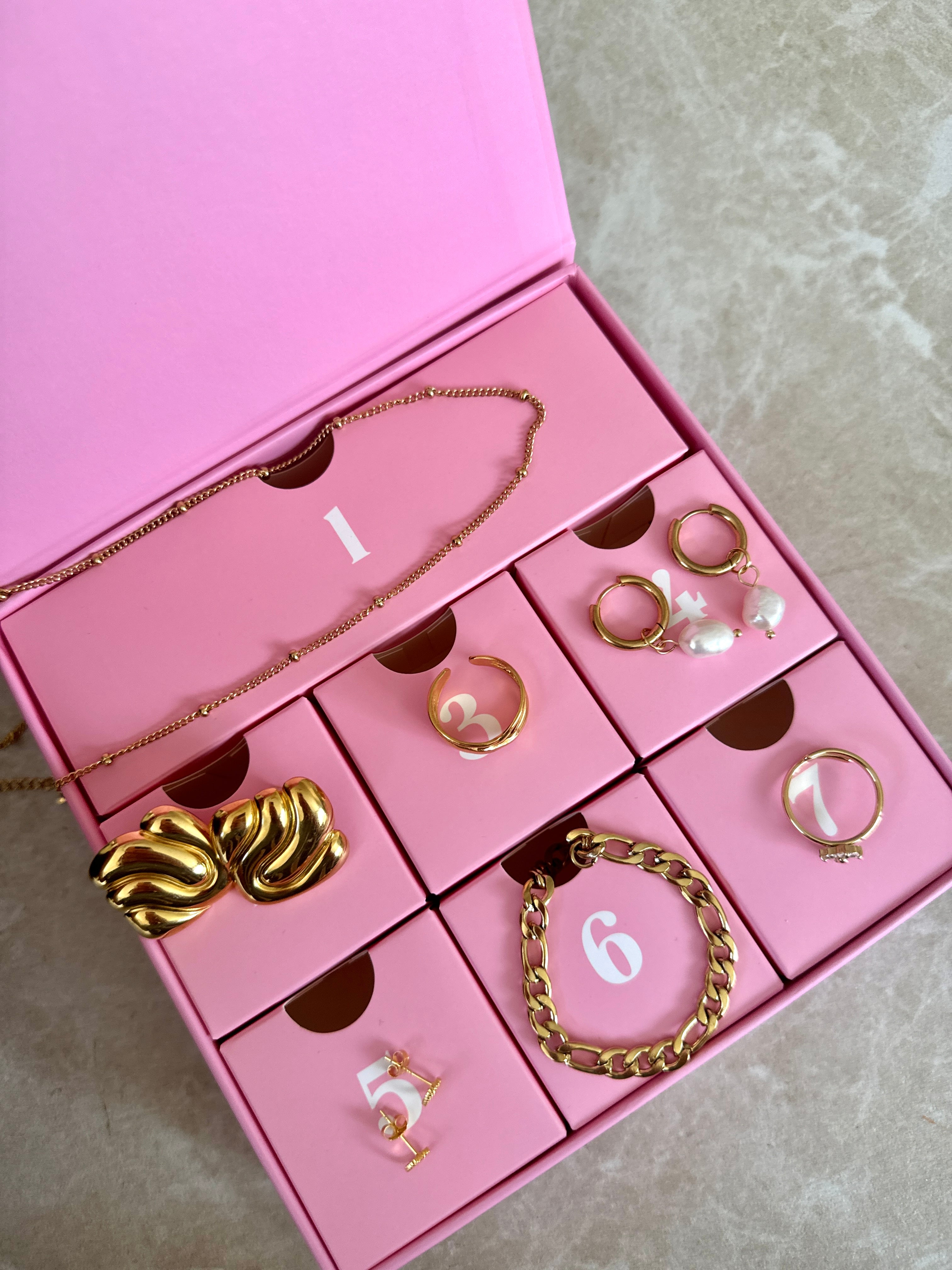 LIMITED-EDITION LUXURY JEWELLERY ADVENT CALENDAR