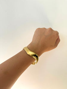 Lina - Waterproof Thick Wavy Cuff Bangle
