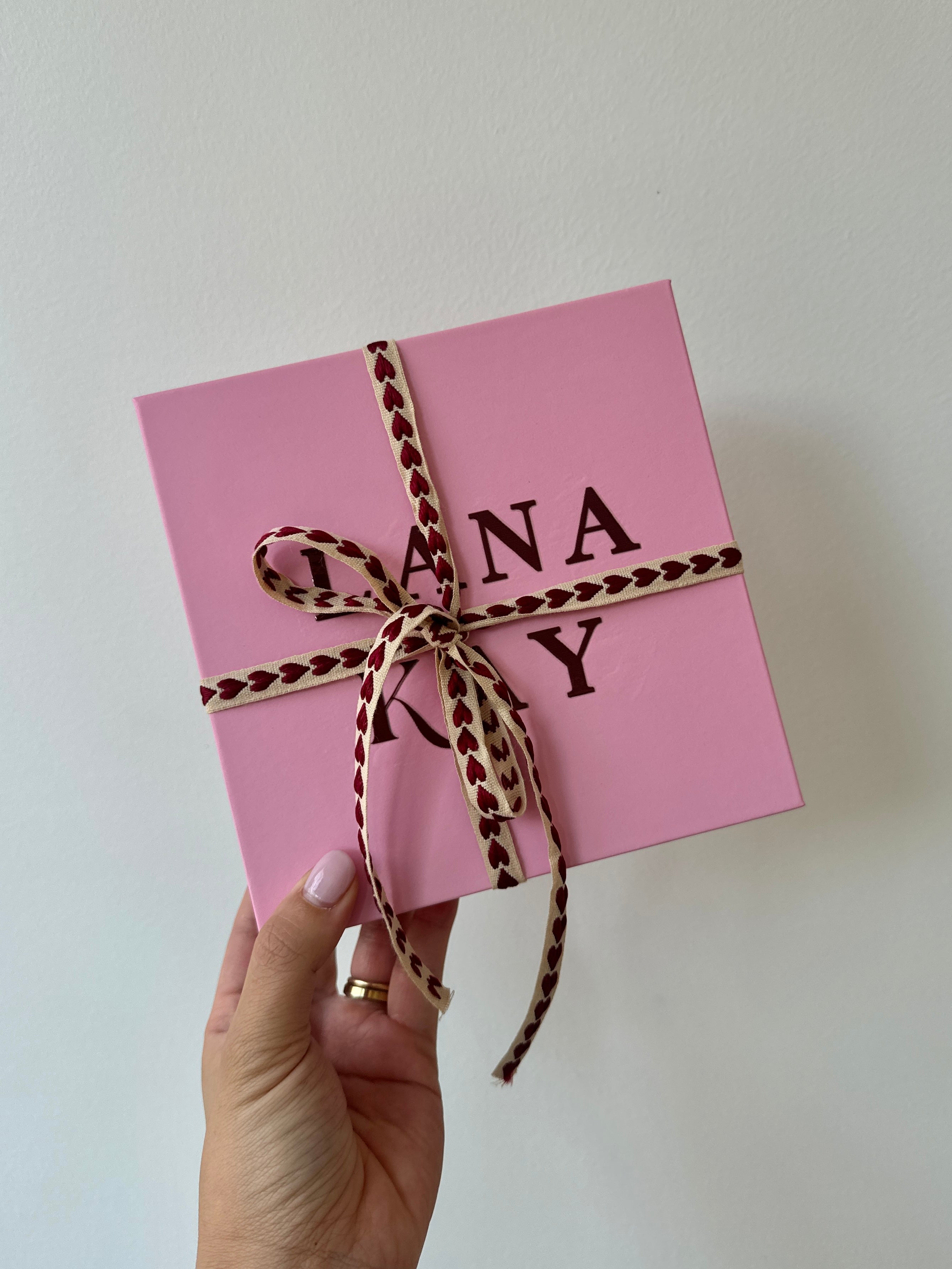 LIMITED-EDITION LUXURY JEWELLERY ADVENT CALENDAR