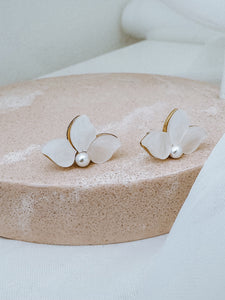 Cariad - Mini Flower and Pearl Earrings