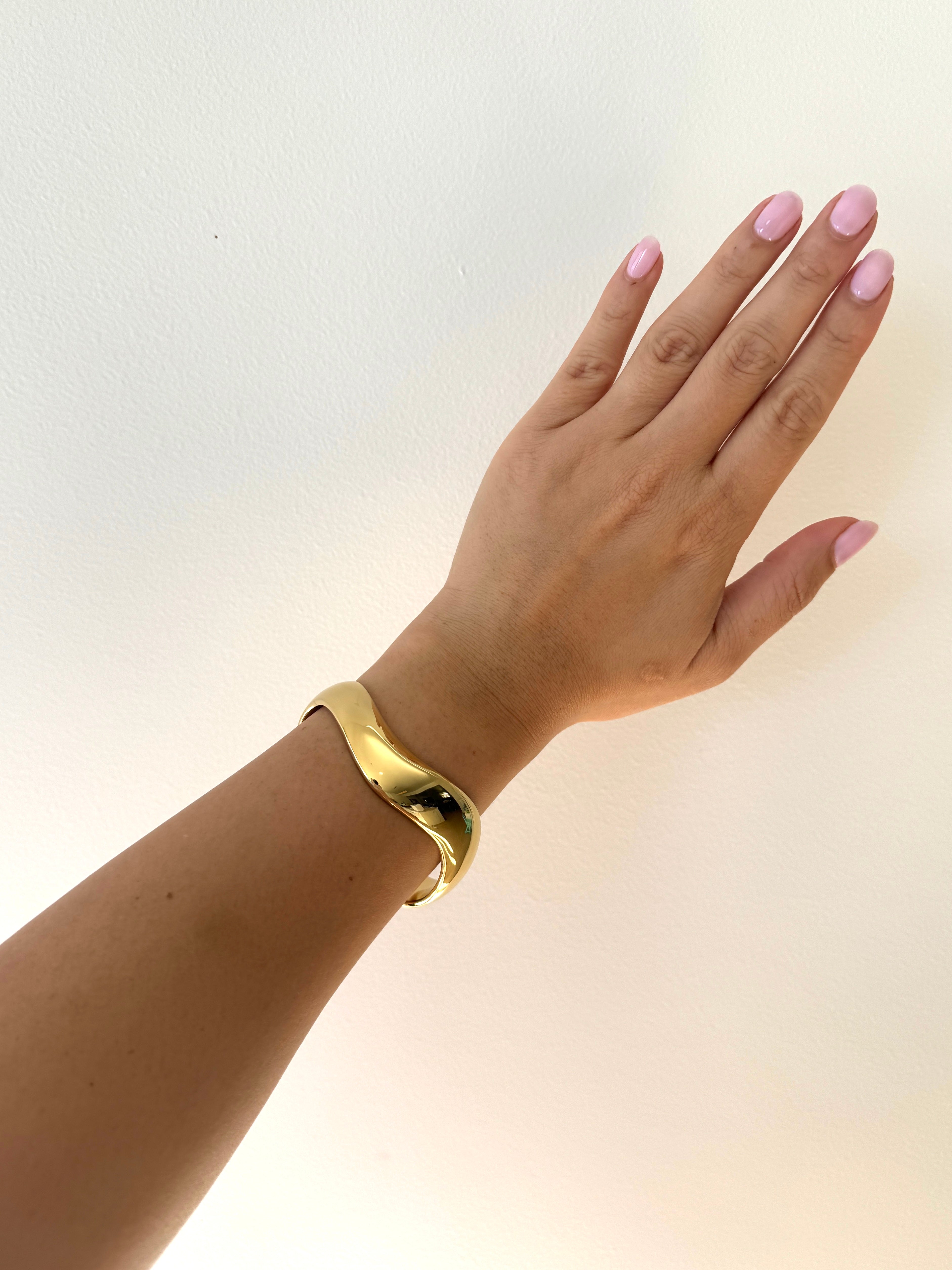 Lina - Waterproof Thick Wavy Cuff Bangle