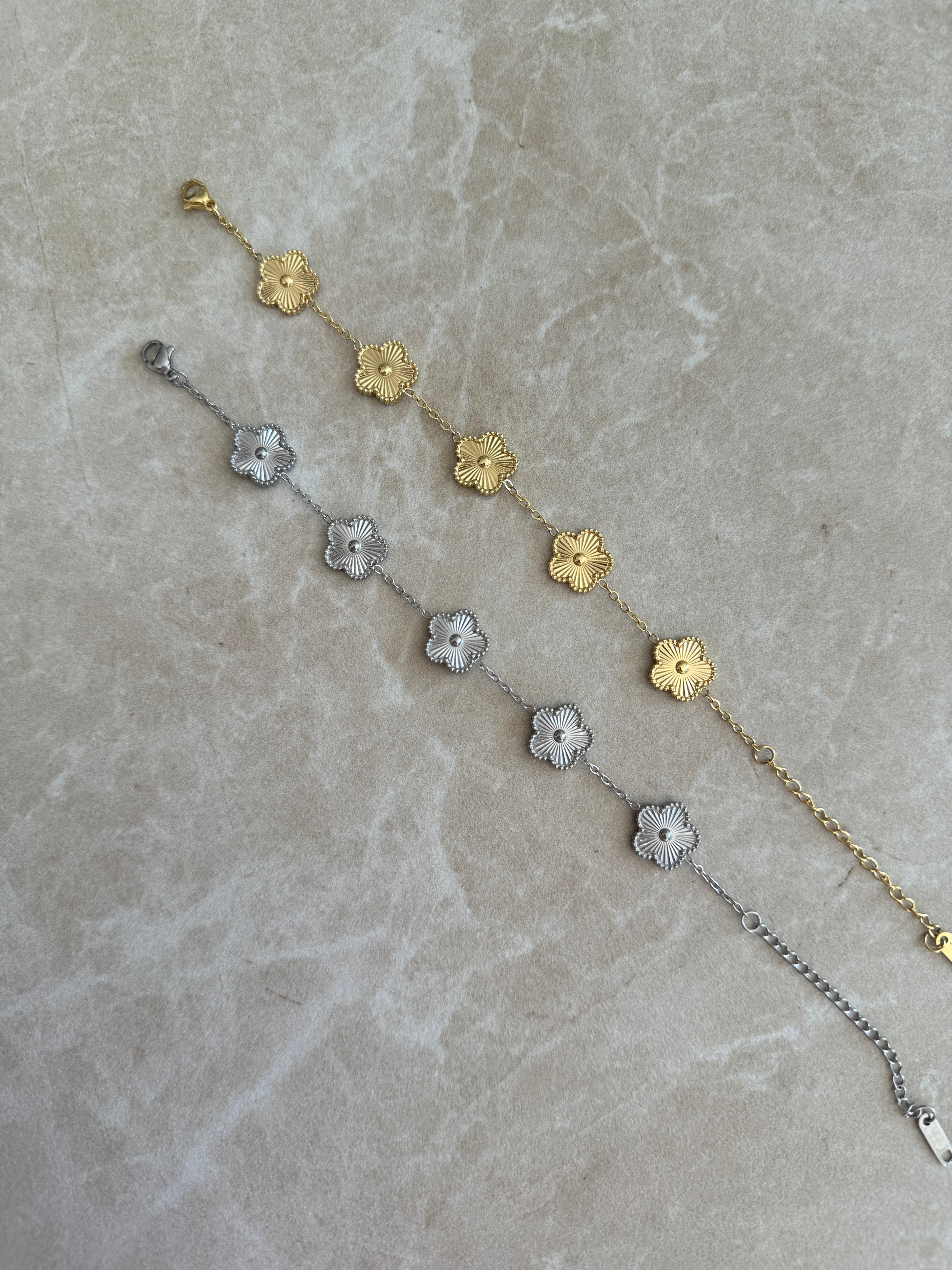 Cora - Waterproof Clover Flower Bracelet