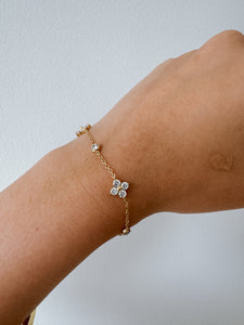 Tiffany - Waterproof Clover Flower and Circle Stone Bracelet