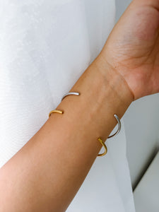 Alicia - Waterproof Knot Cuff Bangle