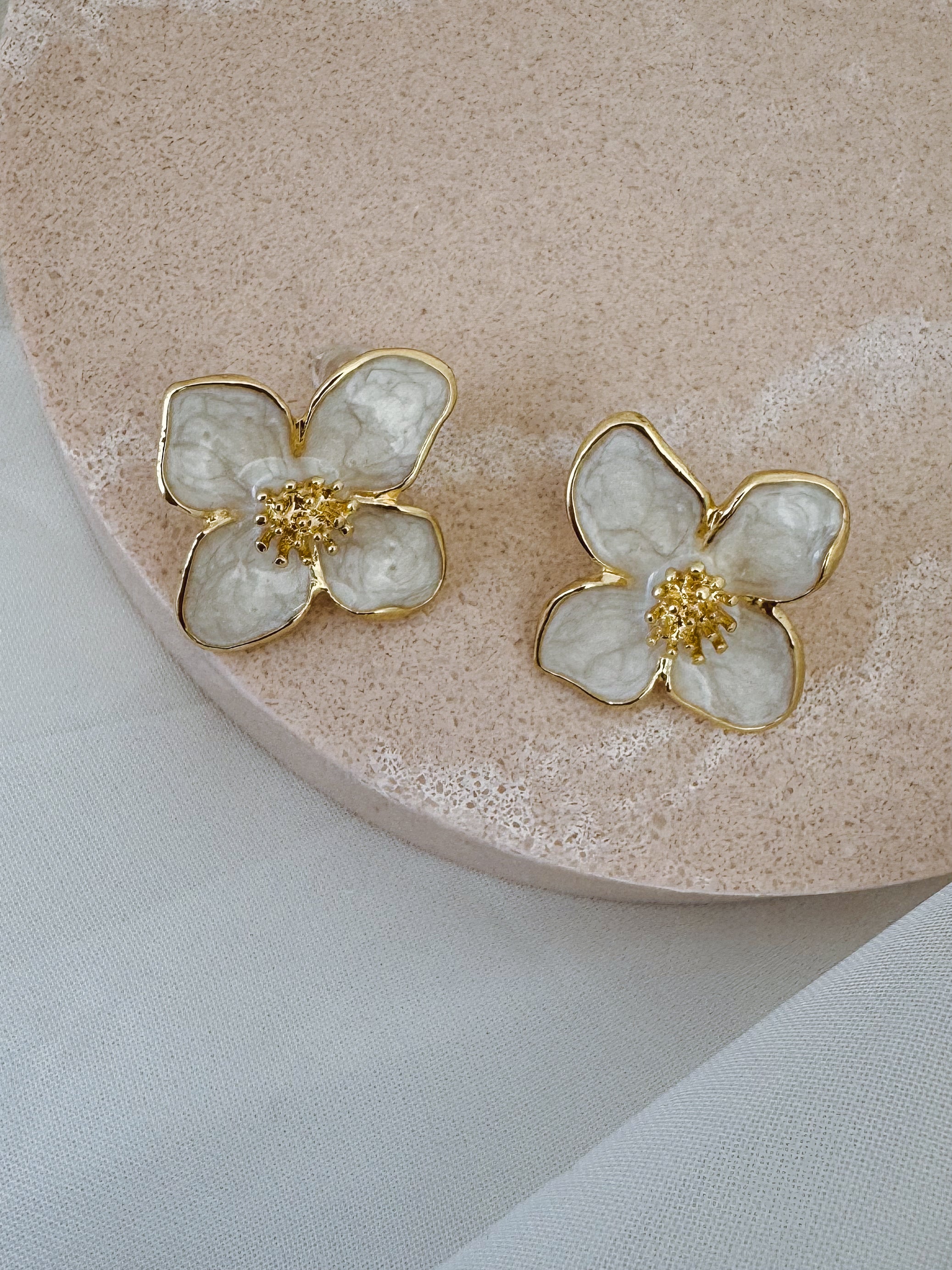 Bora - Luxury Flower Earrings