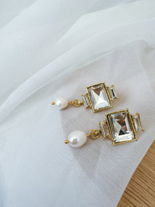 Capri - Stone and Large Pearl Drop