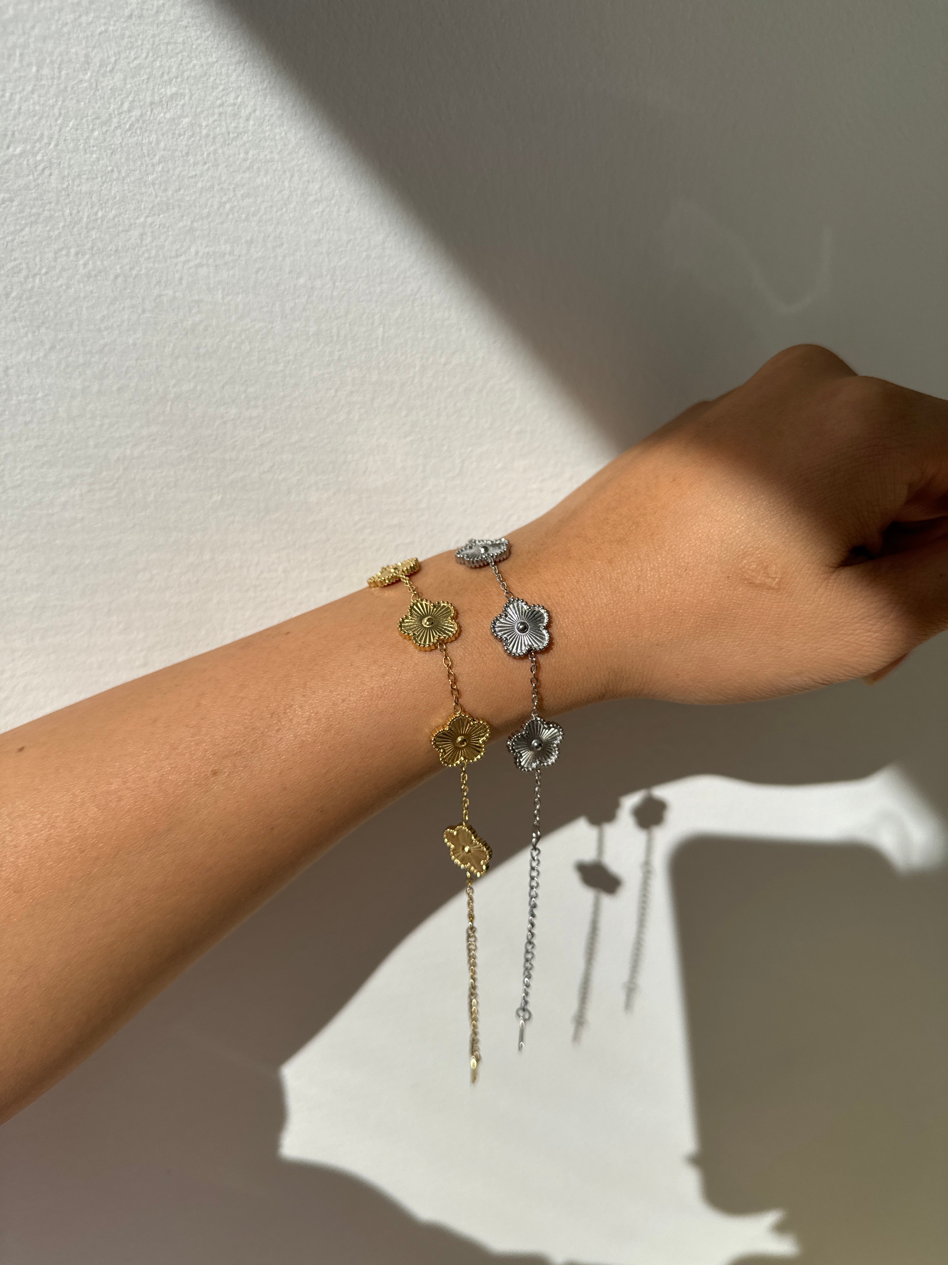 Cora - Waterproof Clover Flower Bracelet