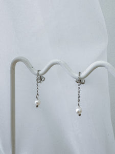 Milovat (Mini) - Waterproof Pearl and Chain Earrings