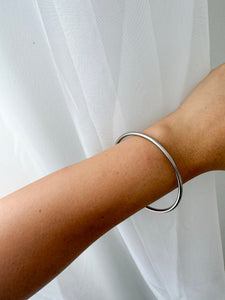 Sally - Waterproof Solid Bangle