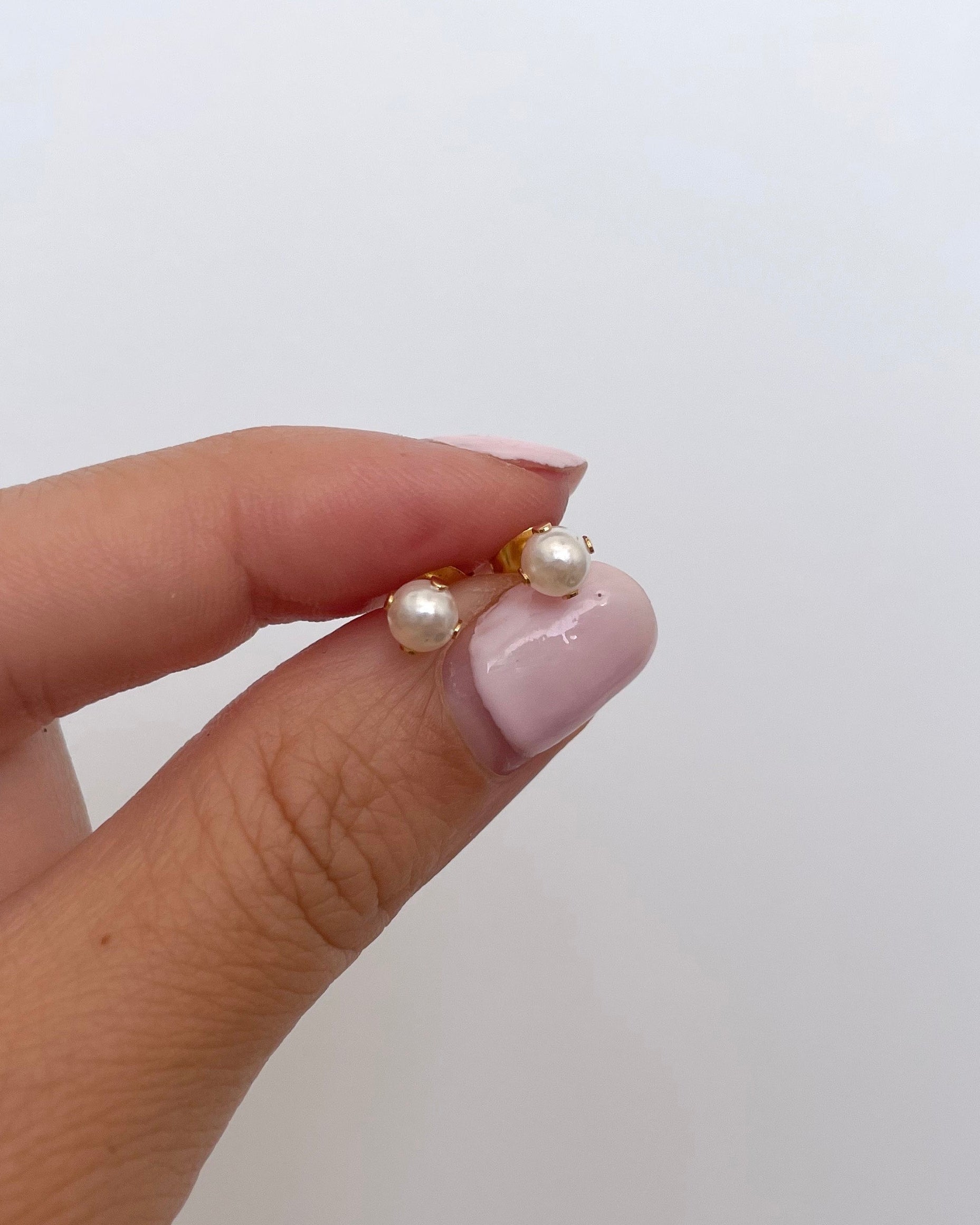 Chiara - Dainty Pearl Studs