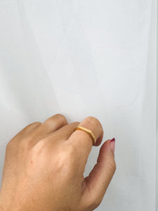 Gabbie - Water Resistant Straight Bar Ring