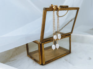 Gra - Twin Pearl and Chain Earrings