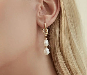 Aroha - Knot with Double Pearl Drop