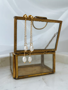 Gra - Twin Pearl and Chain Earrings