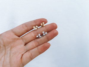 Daisy Bunch - Waterproof Studs