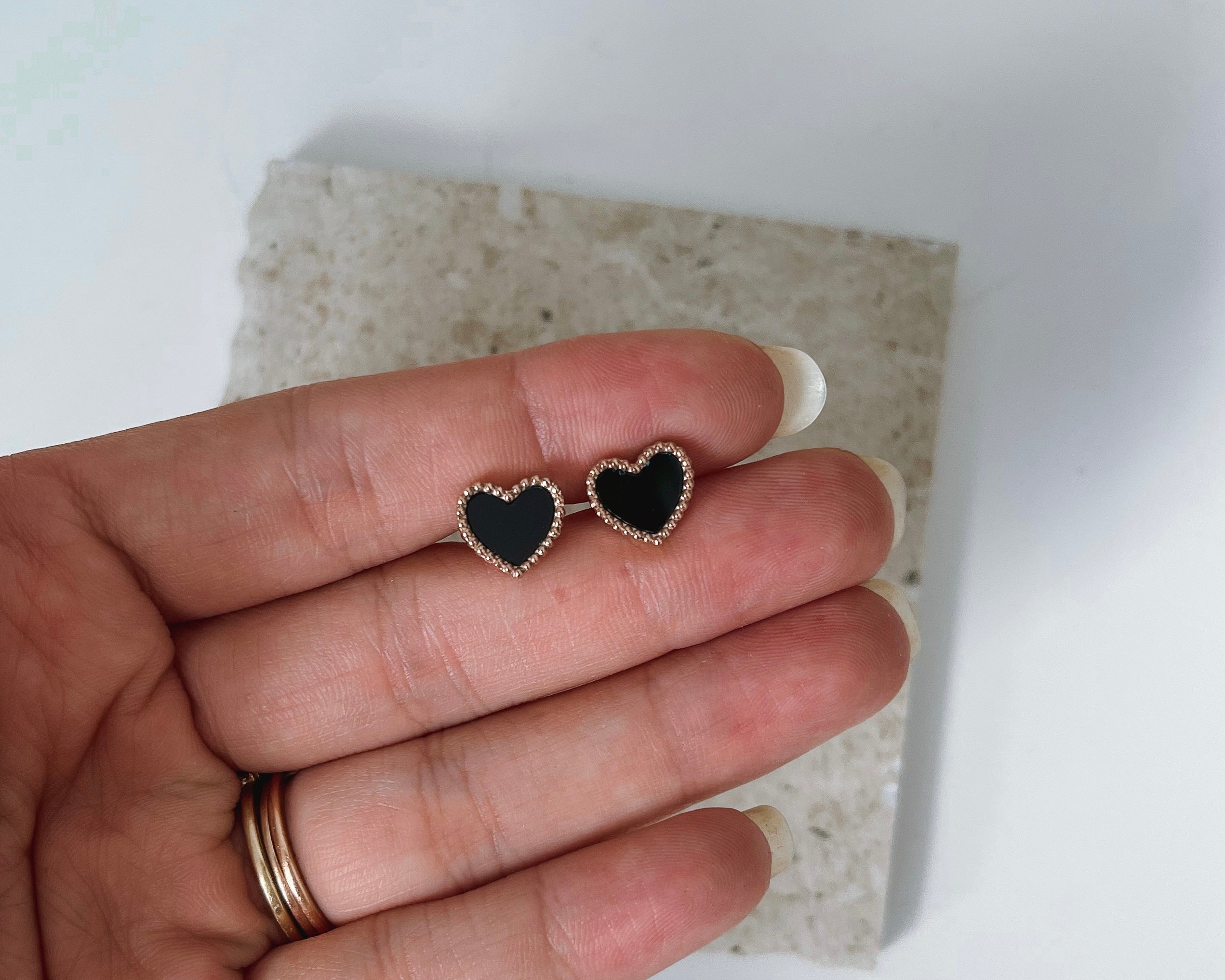 Winnie - Waterproof Black Heart Studs