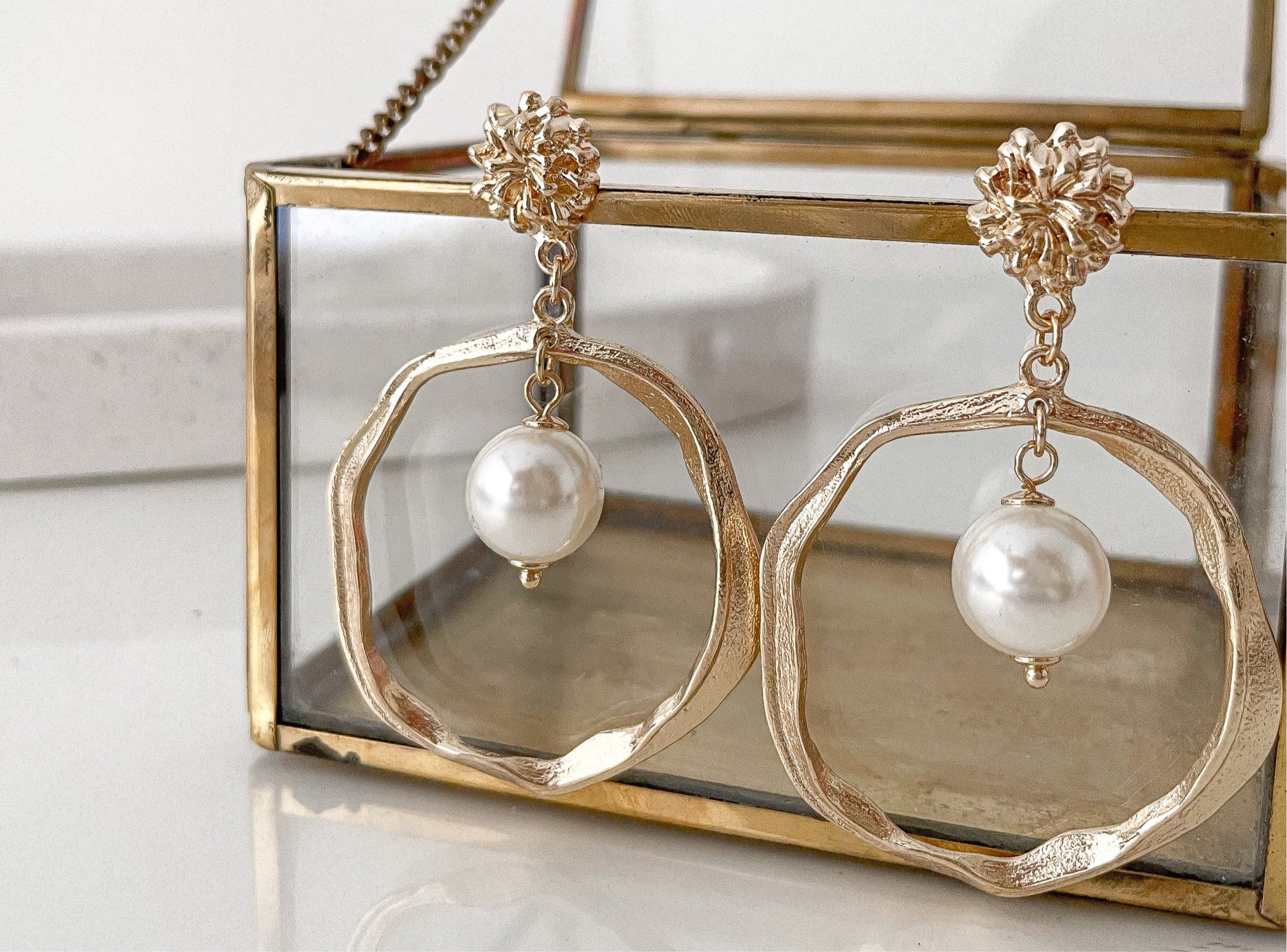 Ljubav - Circle Pearl Drop Hoops