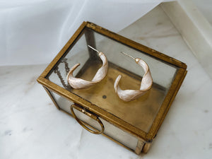 Venice - Milky Curved Earrings