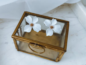 Agra - White Flower Earrings